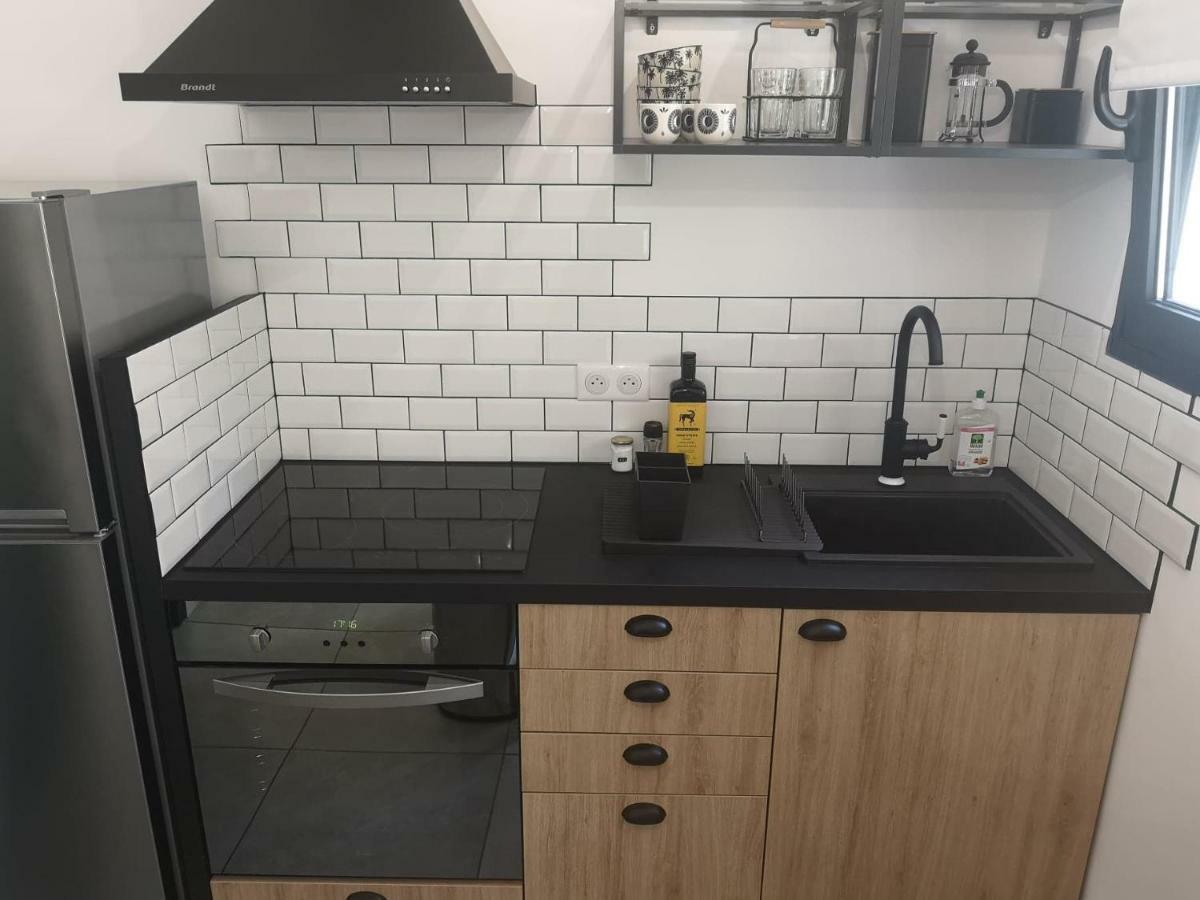 Studio Style Industriel Apartment Barbaggio Luaran gambar