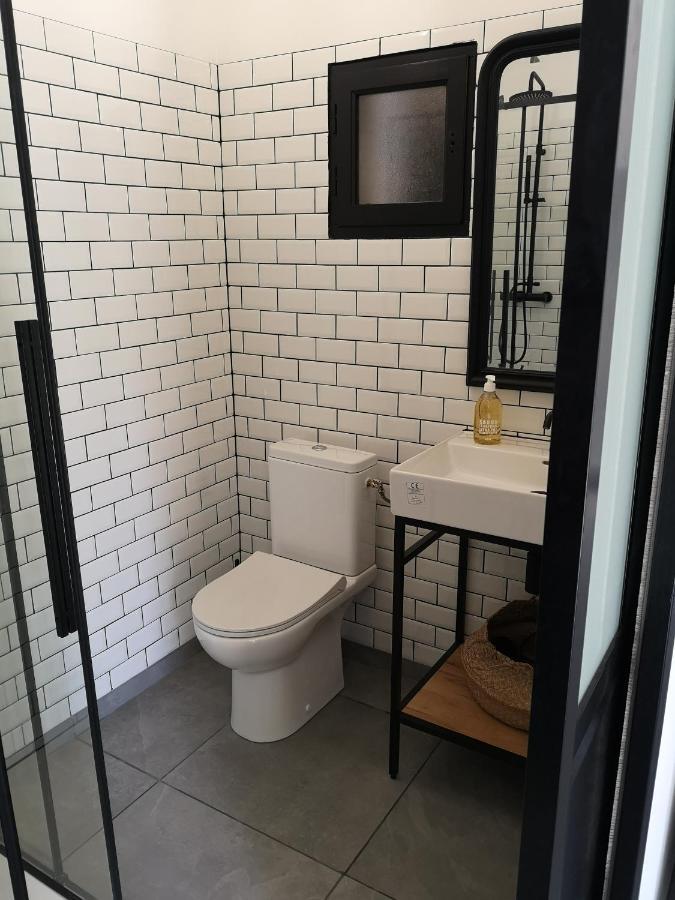 Studio Style Industriel Apartment Barbaggio Luaran gambar